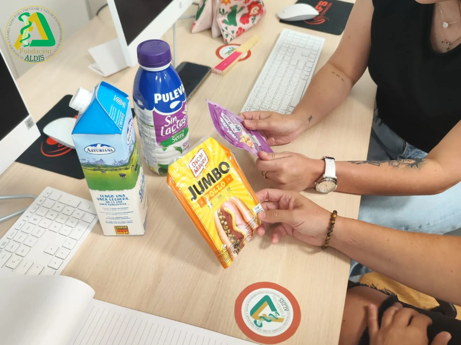 Dinámica de lectura de etiquetas alimentarias durante una charla-taller